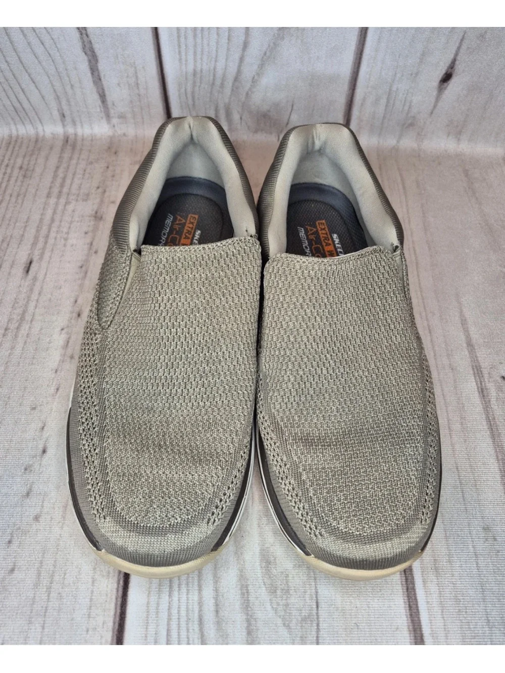 Skechers Relaxed Fit Men's Size 10 EWW Gomel Taupe Loafer Slip-On Shoes